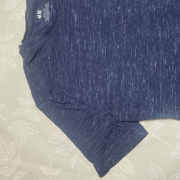 H&M T Shirt - Picture 4 of 6